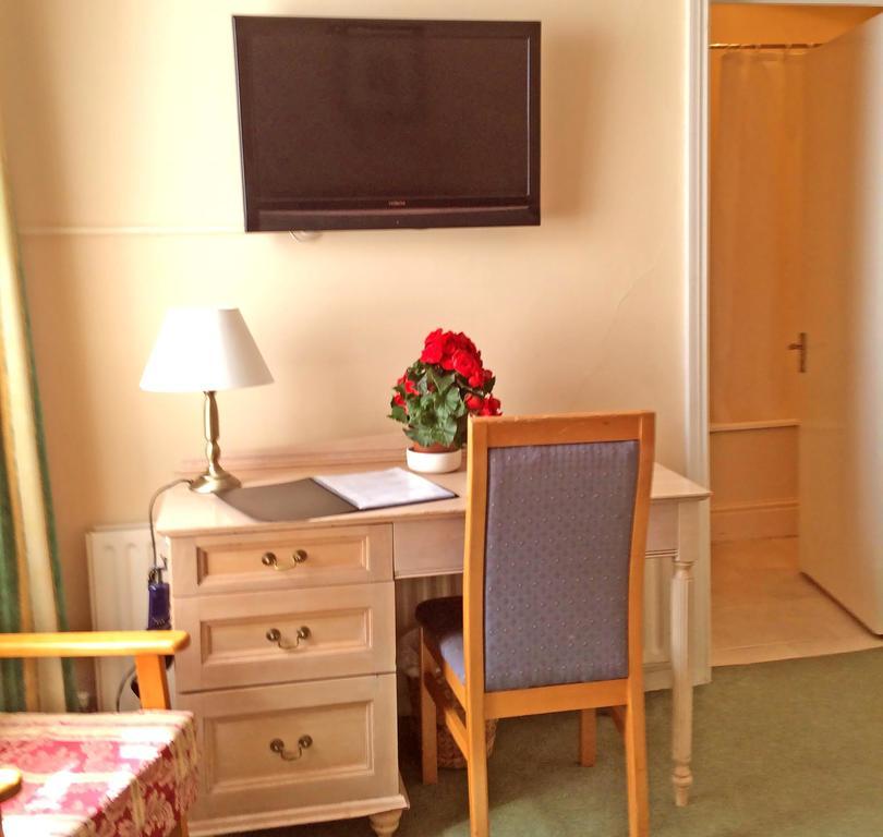 Tara Hall Accommodation Dun Laoghaire Phòng bức ảnh